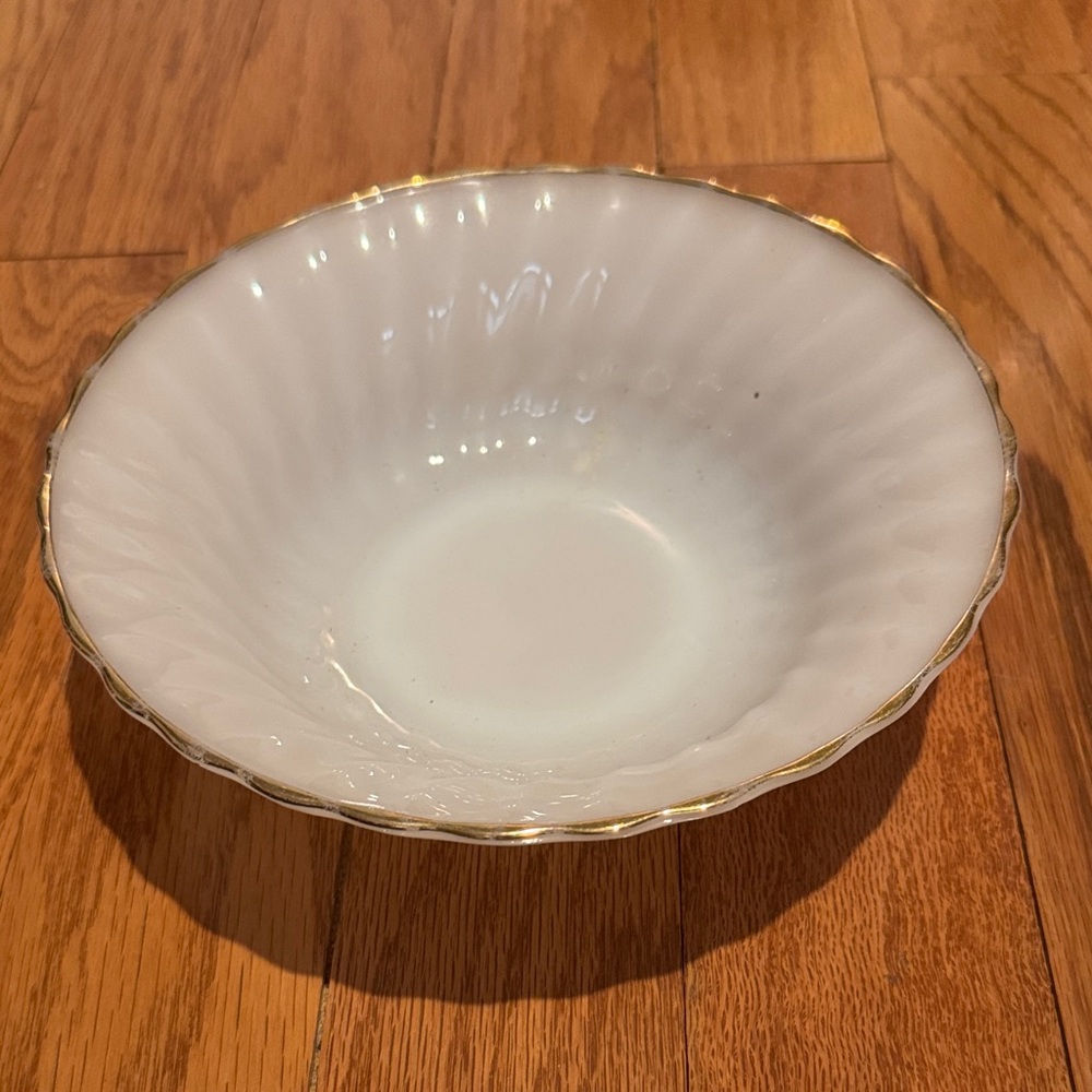 Vintage Anchor Hocking Fire king Milk Glass Swirl Serving Bowl
